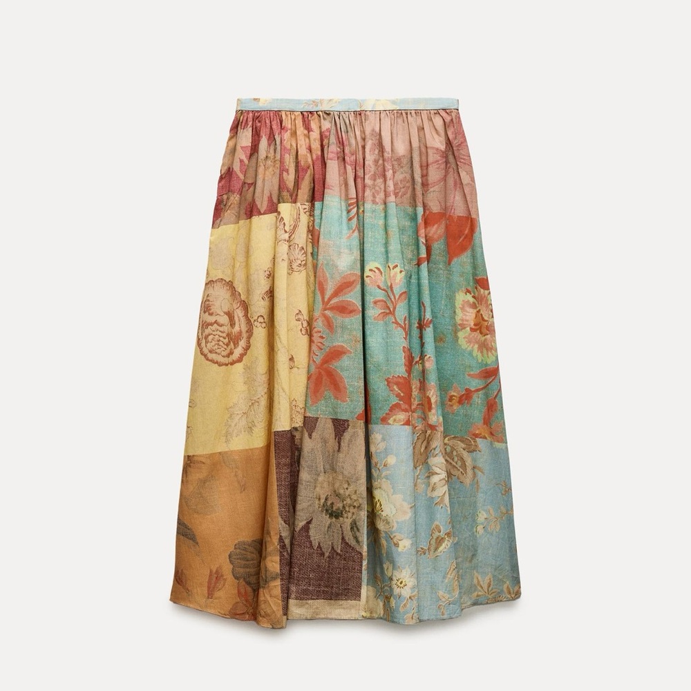 ✨SALE✨ ZARA PRINTED MIDI SKIRT ZW COLLECTION
✨SALE✨ - Picture 3 of 6